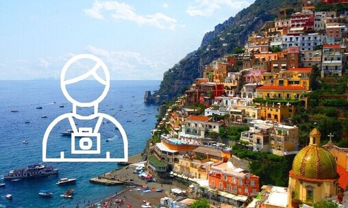  Picture of a coastal city, a pictogram with a tourist